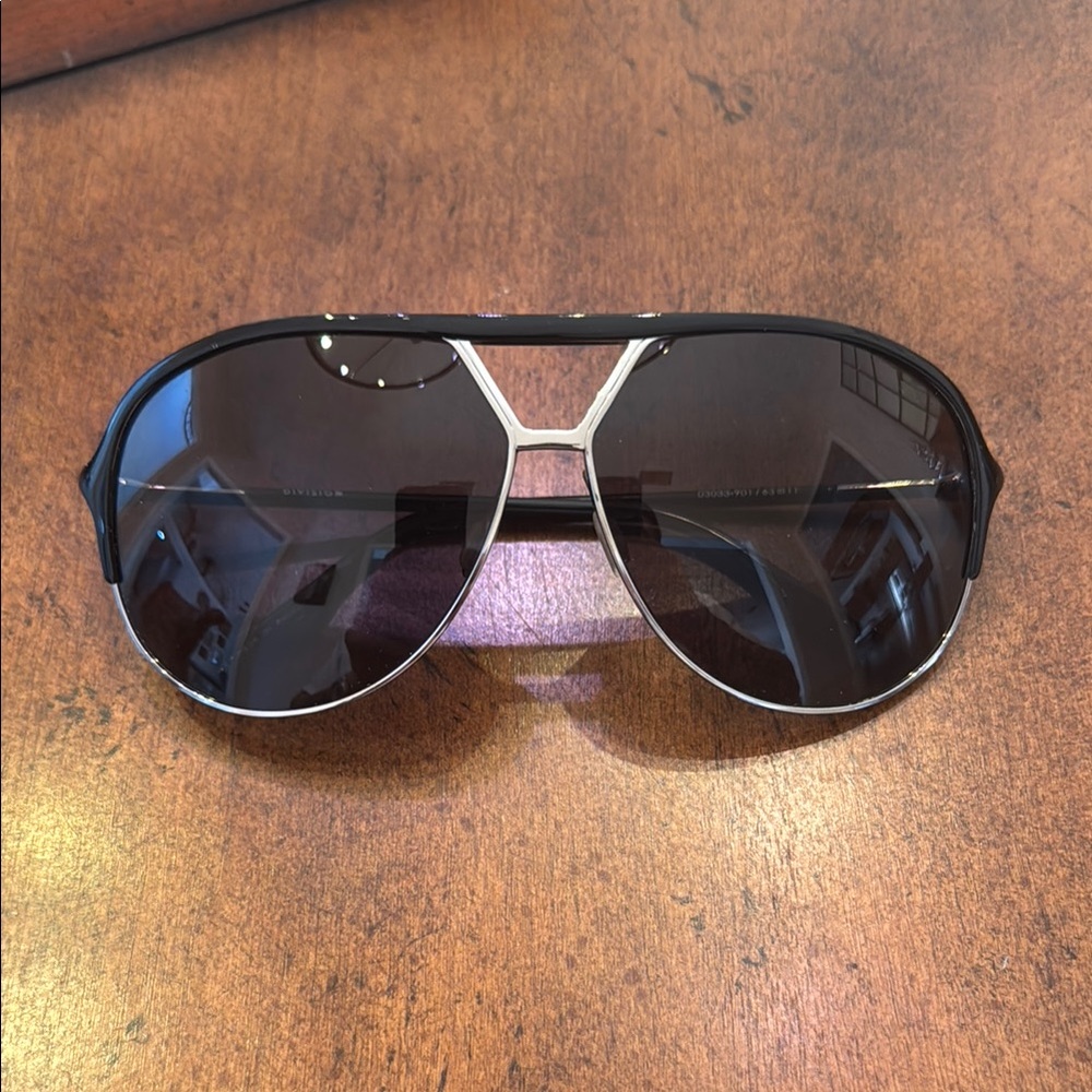 Stylish Black Aviator Sunglasses